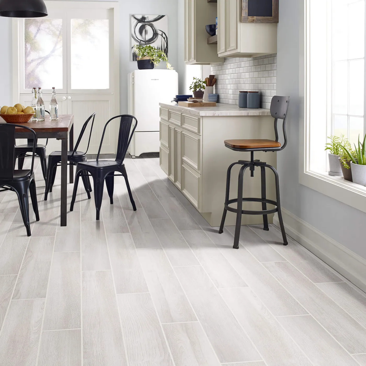 9U521_00100_ROOM Tile | Christian Brothers Flooring & Interiors